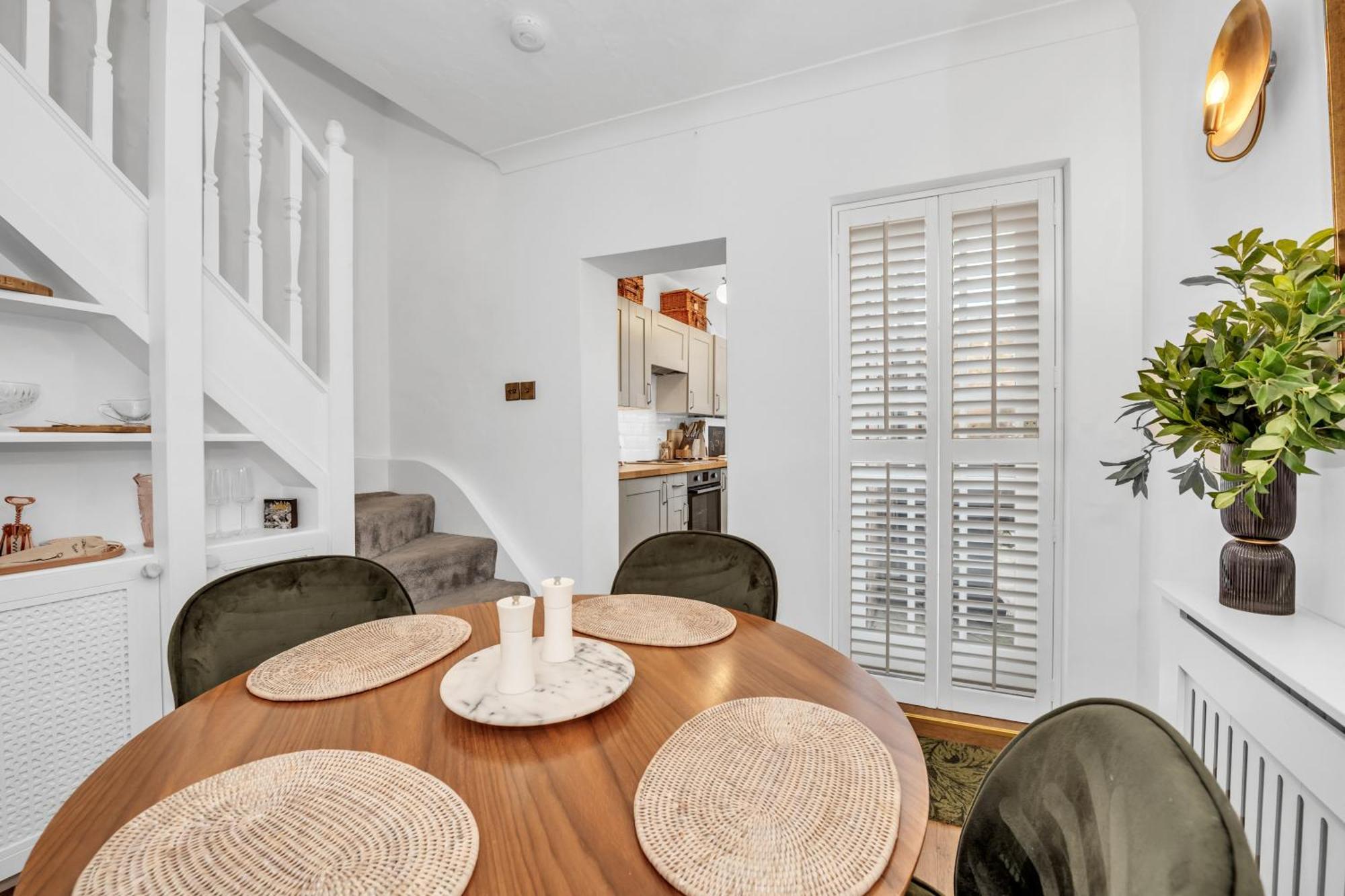 Charming Church Walk, Long Melford - 2 Bedroom Property With Parking Екстериор снимка